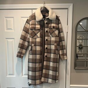 Sanctuary Tan and Cream Plaid Shirt Jacket with Shearling Collar